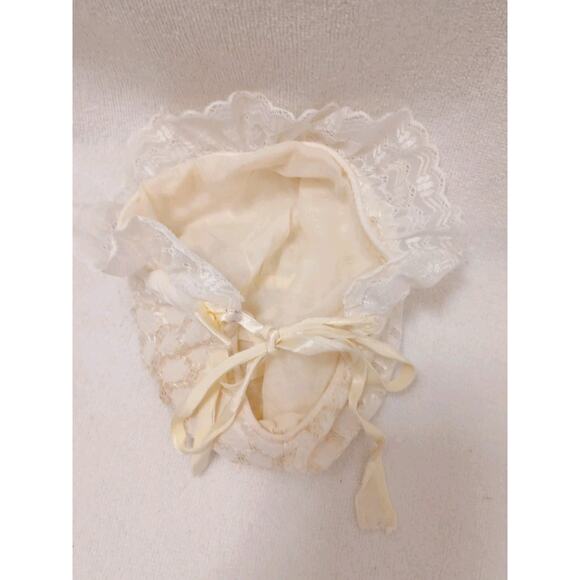 Antique Baby Bonnet Size Small Ivory Ruffled Lace Light Yellow Infant 0-2 Months - Picture 12 of 16